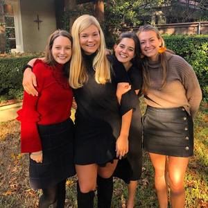 Meet your Posher, Cristina